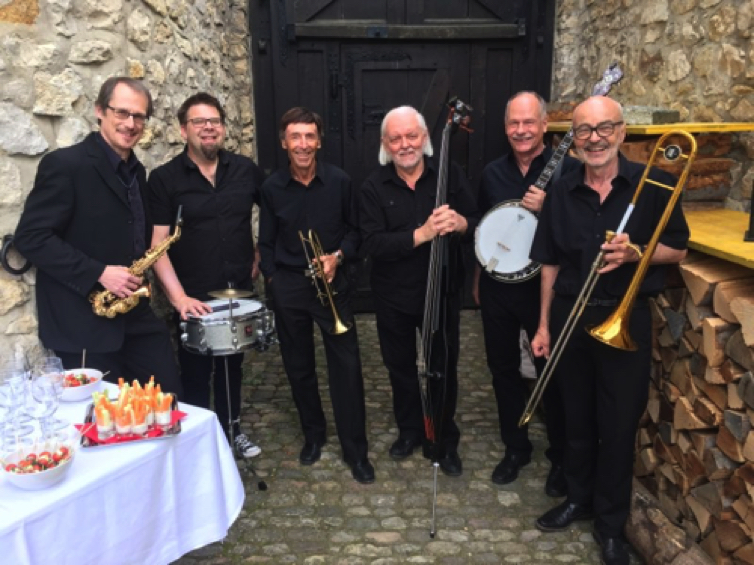 Jazz-Konzert auf Burg Reichenstein BL Jazz-Konzert auf Burg Reichenstein BL